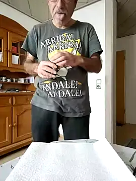 bottomhairy online show from 6, 12, 2024