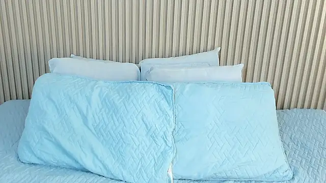 charlottebrowns  online show from 21, 11, 2025