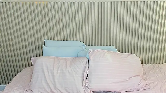 charlottebrowns  online show from 27, 2, 2026