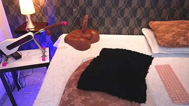 SharomRoss online show from 6, 10, 2025