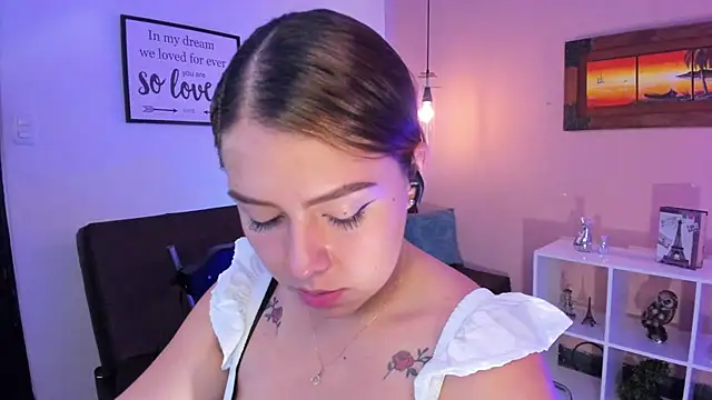 ArianaBaker online show from 28, 2, 2025