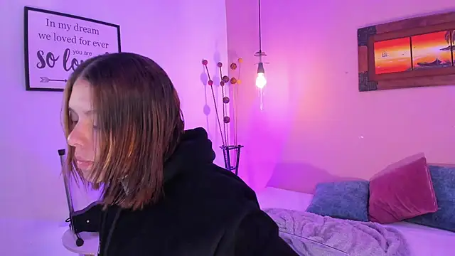 ArianaBaker online show from 10, 3, 2025