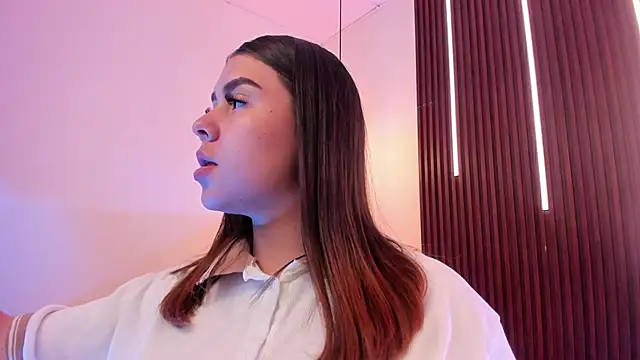 Snapshot of ArianaBaker chatting on 8, 4, 2026 ArianaBaker online show from 8, 4, 2026