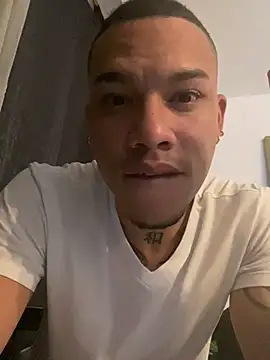 Snapshot of Osiiriis chatting on 2, 2, 2025 Osiiriis online show from 2, 2, 2025