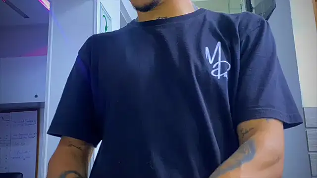 Snapshot of Osiiriis chatting on 11, 2, 2025 Osiiriis online show from 11, 2, 2025