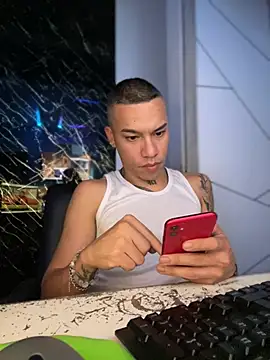 Snapshot of Osiiriis chatting on 4, 3, 2025 Osiiriis online show from 4, 3, 2025