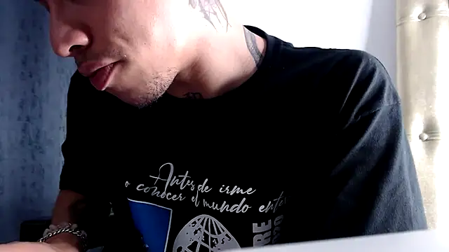 Snapshot of Osiiriis chatting on 18, 3, 2025 Osiiriis online show from 18, 3, 2025