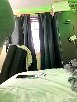 Snapshot of Osiiriis chatting on 14, 12, 2025 Osiiriis online show from 14, 12, 2025