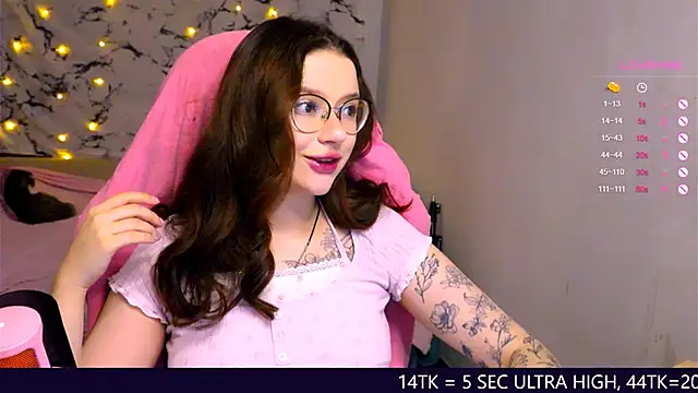 Snapshot of me__hanna chatting on 17, 3, 2025 me hanna online show from 17, 3, 2025