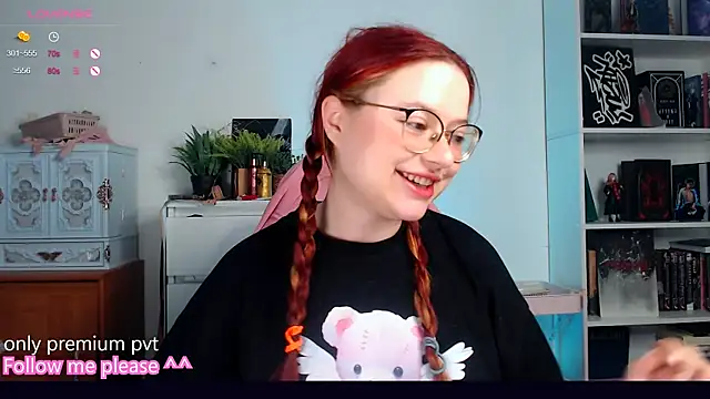 Snapshot of me__hanna chatting on 6, 11, 2025 me hanna online show from 6, 11, 2025