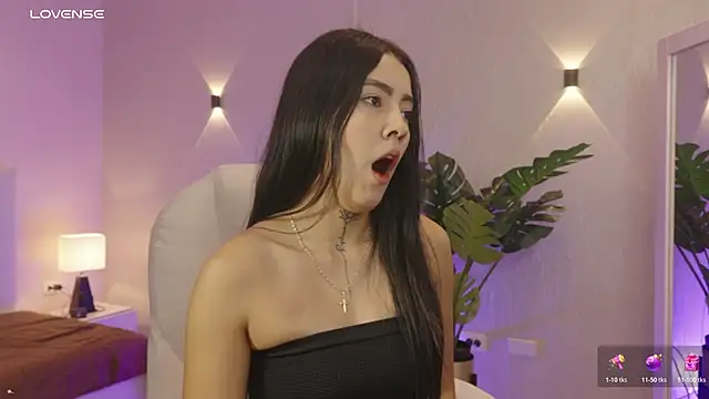 miagomezweb1 online show from 6, 11, 2025