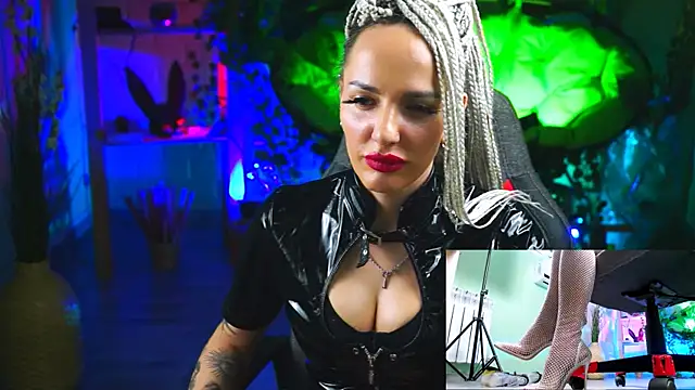 MonicaMaxwel online show from 7, 3, 2025