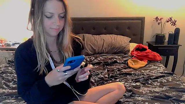 molly witha chance online show from 2, 3, 2025