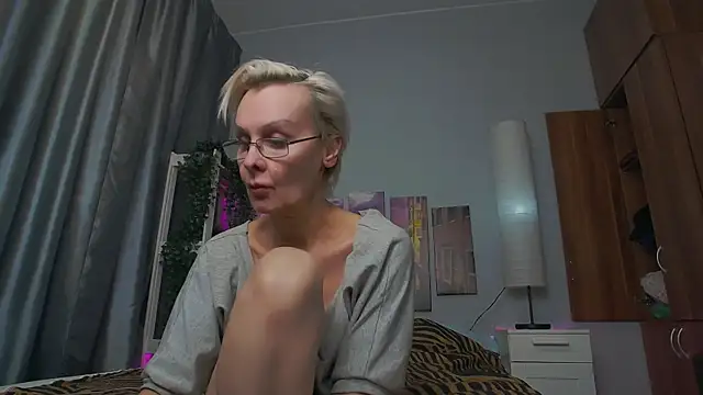 HelgaHimmell online show from 27, 2, 2025