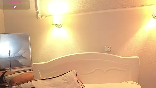 Snapshot of MonicaMelano chatting on 19, 1, 2026 MonicaMelano online show from 19, 1, 2026