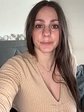 Snapshot of Loella-Rose chatting on 15, 12, 2025 Loella-Rose online show from 15, 12, 2025