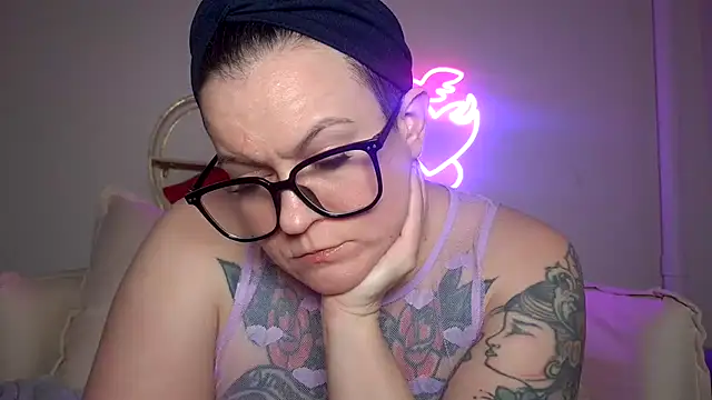 quinnmariexo online show from 8, 2, 2026