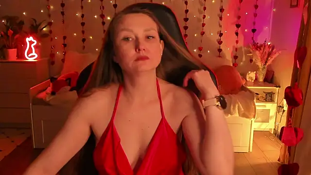 desperatehousewife   online show from 8, 2, 2025