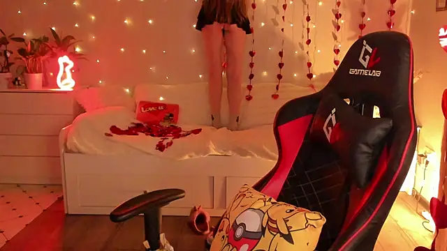 desperatehousewife   online show from 17, 2, 2025