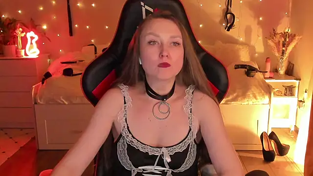 desperatehousewife   online show from 3, 3, 2025