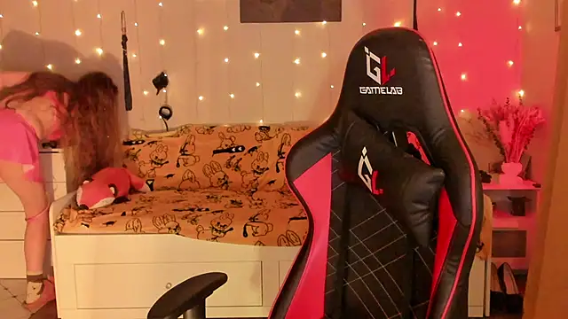 desperatehousewife   online show from 4, 10, 2025