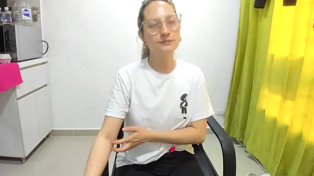 Adele johnsonn1 online show from 17, 1, 2025