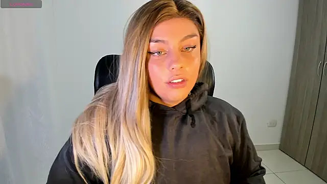 Fieryfenixx online show from 8, 1, 2025