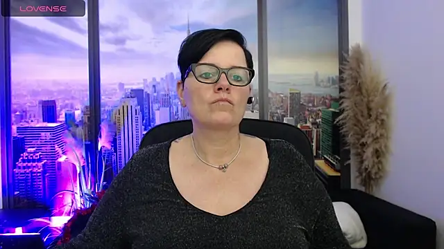 ninarandmann online show from 10, 12, 2024