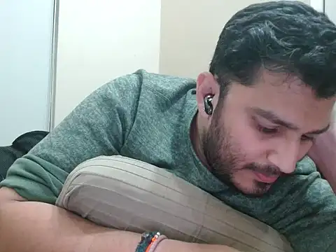 Snapshot of robintoit chatting on 12, 2, 2026 robintoit online show from 12, 2, 2026