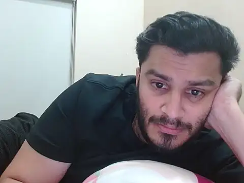 Snapshot of robintoit chatting on 1, 3, 2026 robintoit online show from 1, 3, 2026