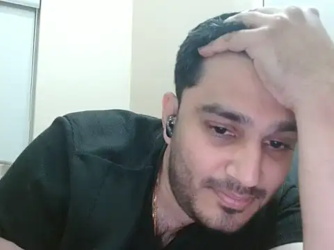 Snapshot of robintoit chatting on 23, 6, 2026 robintoit online show from 23, 6, 2026