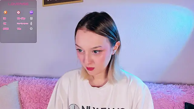 CrystalRey online show from 4, 11, 2025