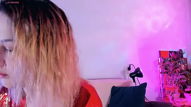 CrystalRey online show from 11, 4, 2026