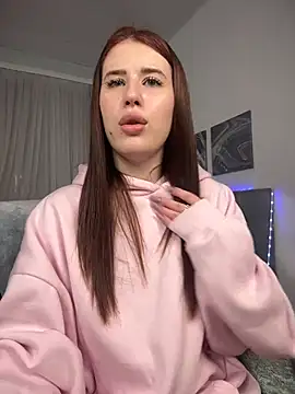 Milkissss online show from 5, 3, 2025