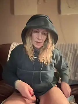 blondebitch2 online show from 8, 2, 2025