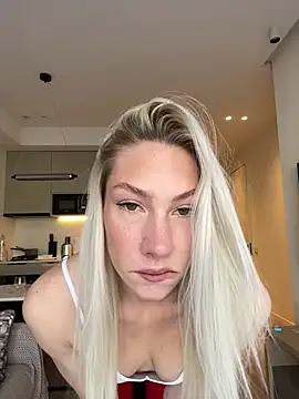 LuisaBecker online show from 20, 1, 2025