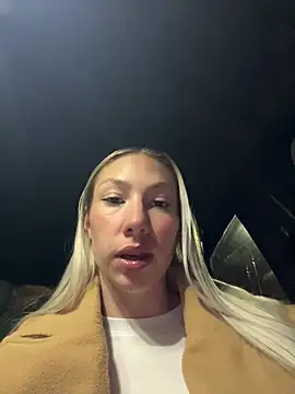 LuisaBecker online show from 13, 2, 2025