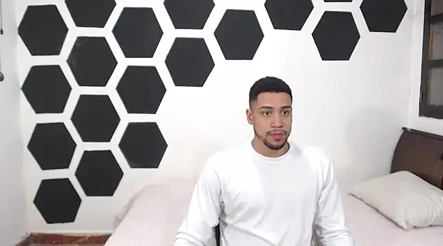 Jhors  Collens online show from 10, 12, 2024