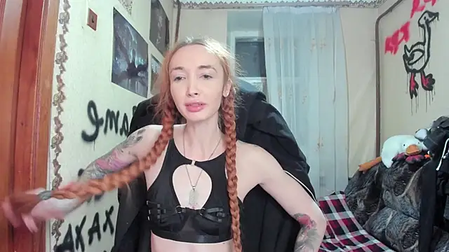 Snapshot of Roxy_Silver chatting on 1, 3, 2025 Roxy Silver online show from 1, 3, 2025