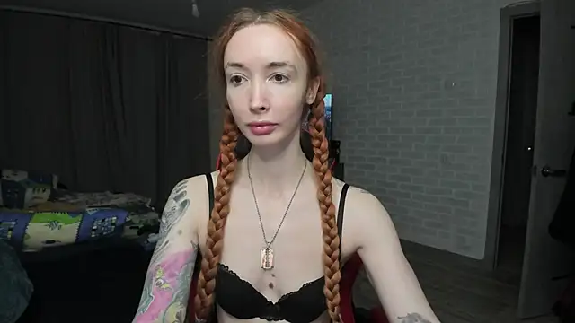 Snapshot of Roxy_Silver chatting on 4, 3, 2025 Roxy Silver online show from 4, 3, 2025