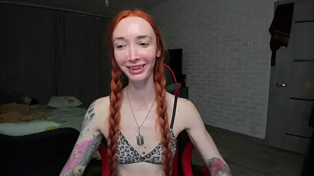 Snapshot of Roxy_Silver chatting on 4, 11, 2025 Roxy Silver online show from 4, 11, 2025