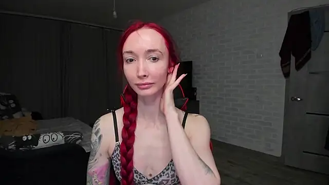 Roxy Silver online show from 5, 3, 2026