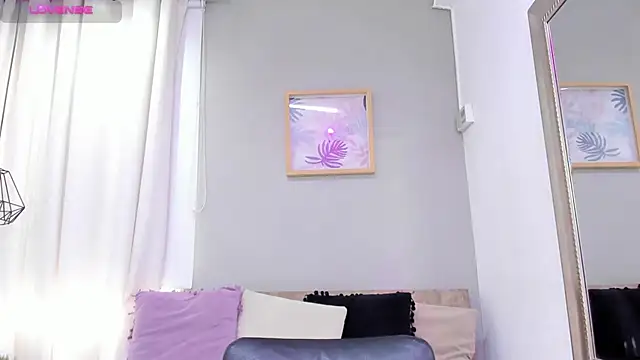  AlejaCruz  online show from 14, 4, 2026