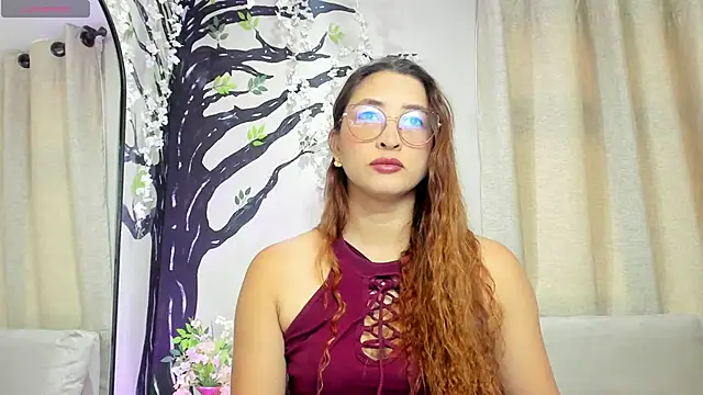  LaraMom  online show from 16, 11, 2025