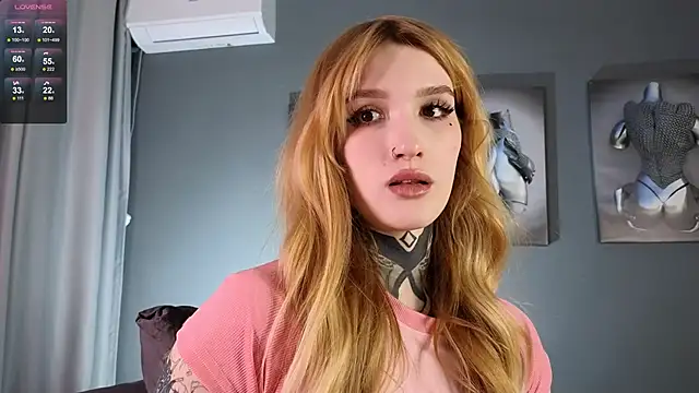 SophieInkk online show from 28, 2, 2025