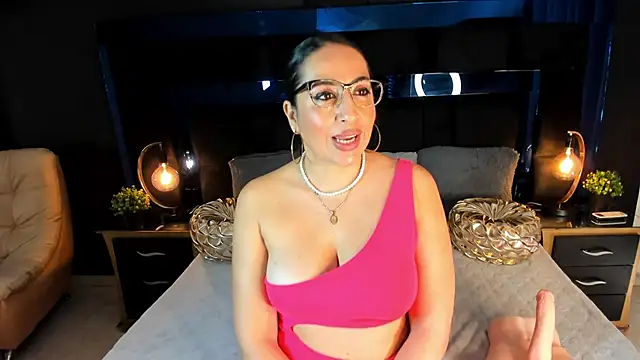 Snapshot of MayraVegas chatting on 15, 12, 2024 MayraVegas online show from 15, 12, 2024