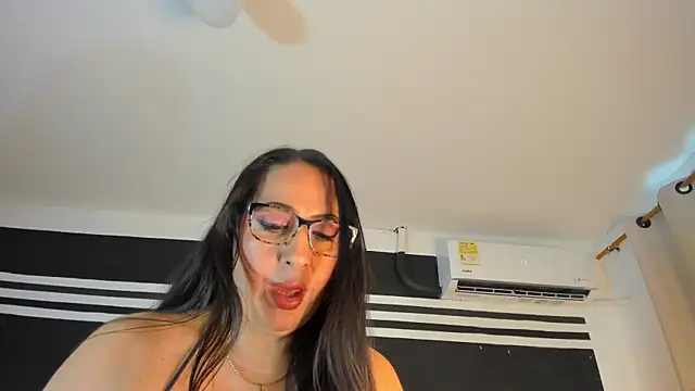 Snapshot of MayraVegas chatting on 15, 1, 2025 MayraVegas online show from 15, 1, 2025