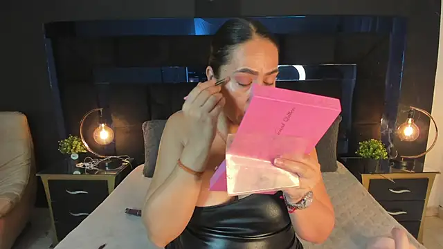 Snapshot of MayraVegas chatting on 15, 2, 2025 MayraVegas online show from 15, 2, 2025