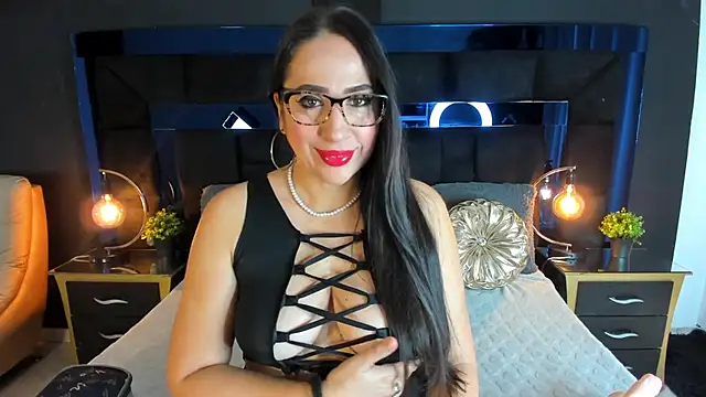 Snapshot of MayraVegas chatting on 5, 3, 2025 MayraVegas online show from 5, 3, 2025