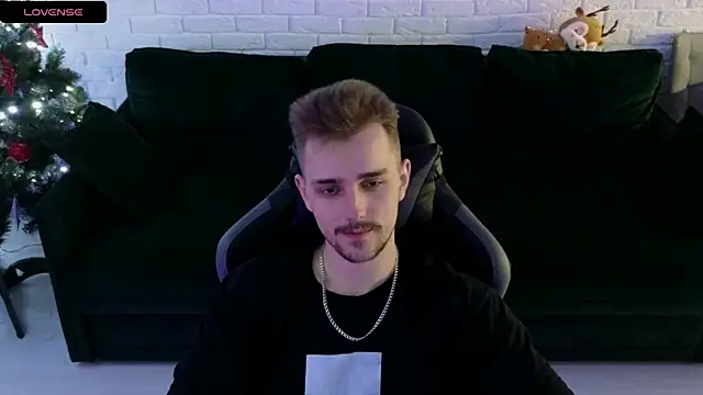 Larstar01 online show from 29, 12, 2024